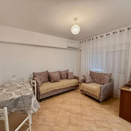 Cozy Seaview Apartment, Vlorë